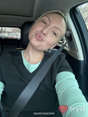 Jasmine - Tattooed, natural curves, yogi in Fort Worth TX