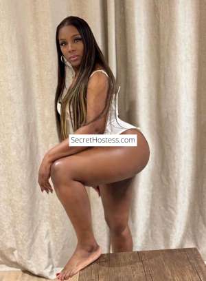 30 year old Colombian Escort in High Street Kensington - W8 London .. Tesa Xxl . Earl’s