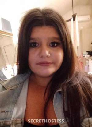 Brunette Babe FOOTSCRAY + DRIVES 2 U, Footscray in Melbourne