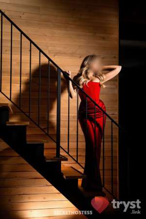 Emily Beauchamp - Romantic muse in Montreal
