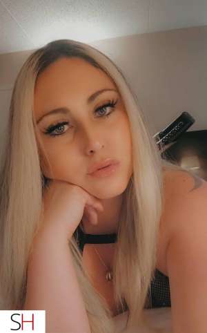 28 year old Caucasian Escort in Laval Exceptionnellement en ville ce soir