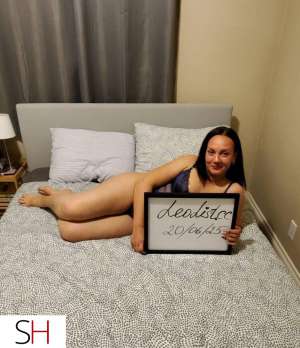 32 year old Caucasian Escort in Spruce Grove ☆★neww juicy pussy in townn★☆ out calll