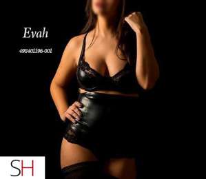 EVAH  Sexy Hot Brunette in her Late 20's with Nice Perky DD' in City of Edmonton