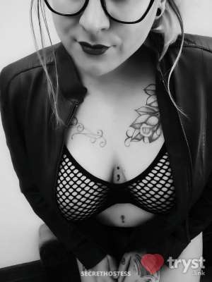 Leda Haze - Quirky. Nerdy. Curvy in Montreal