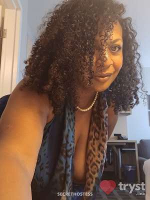 Kiara Kincade - Mature Lonely Divorcee in Dallas TX