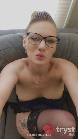 40 year old White Escort in Davenport IA Nina Nicole - My tongue can do a better job