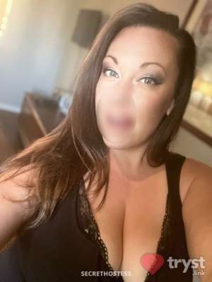 SkyeBaby - Curvy &amp; Busty Playmate in Alexandria VA