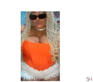 23 year old Black Escort in Belford Roxo Rio de Janeiro Loira gostosa do cabelo enroladinho