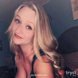 50 year old Escort in Joplin MO Lovely Hot Summer - Curvy Blonde Bombshell
