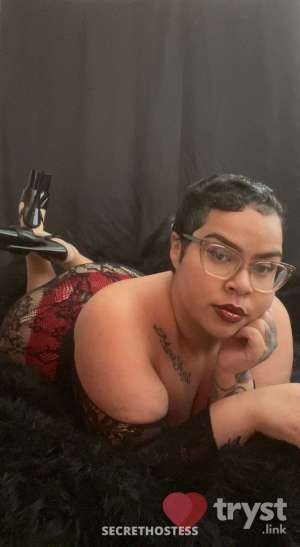 Vikki Red - THICK and CURVY Vikki in Tampa FL