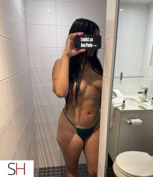 19 year old Latino Escort in Montreal Latina hot actif tout la soirÉe incall seulement dtown