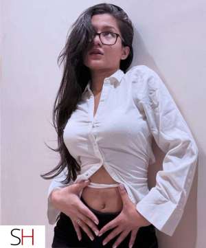23 year old Asian Escort in Brampton indian student sexy girl available for real meet and videcal
