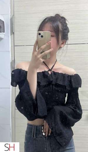 26 year old Asian Escort in Mirabel Incall Mirabel escort Asian Chinoise gfe nuru a Hotel 2 jour