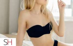 Trippeuse/party girl &amp; soumise/nympho in Laval