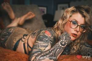 Carmilla - Thick &amp; Tattooed Barbie Girl in Texarkana TX