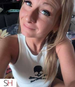 32 year old Caucasian Escort in Saint-Jerome Belle blonde petite cochonnes a ton service xx