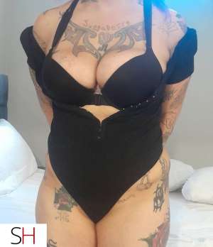 tatted curvey n slutty in Hamilton