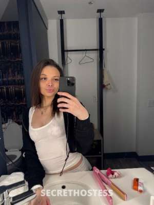 25 year old Escort in Louisville KY riley