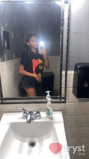 20 year old Escort in Hemet CA Kali Kash - Pretty &amp; Petite