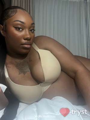 Valencia - Your Sexy Witty Girlfriend in St. Louis MO
