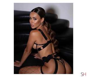 Alice is only for a few days in london book her now, Agency in Slough
