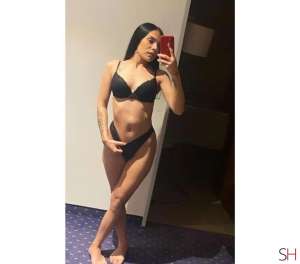 😘hello guys, I'm a brunette and sexy 👌👅escort💦,  in Luton
