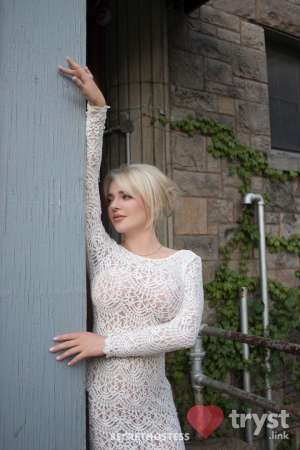 Karina Valentina - Unforgettable in Every Way in Calgary
