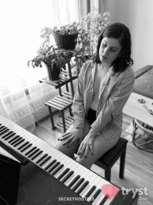 Alice May - French Canadian Companion in Montreal