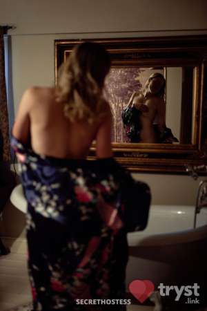 Adelle Sabatier - Seductress Nonpareil in Chicago IL
