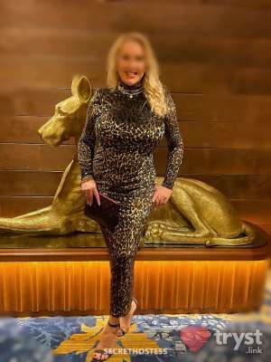 Marlowe Luxe - Arizona Sweetheart Marlowe in Scottsdale AZ