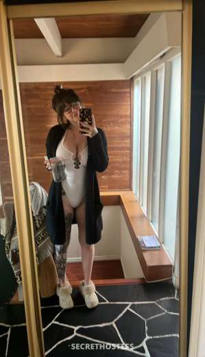 I do Hookup and massage and I sell my masturbating videos in Wheeling WV