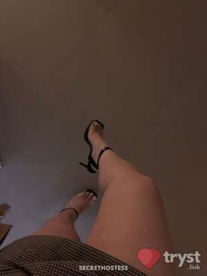 Ella White - CURVY EXOTIC SNOWBUNNY in Tampa FL