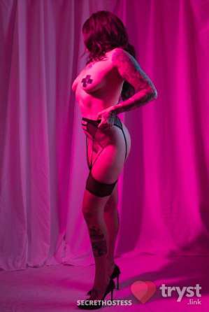 Roxie Burns - Sweet submissive brunette in New Orleans LA