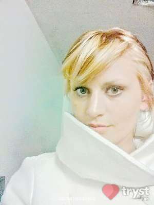 SOPHIE - French maid or Priv Secretary in Seattle WA