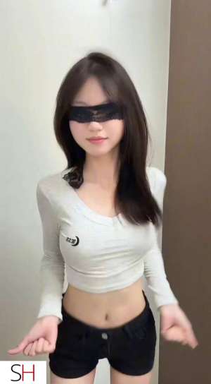 26 year old Asian Escort in L'Ancienne-Lorette Incall Québec asiatique Asian Chinoise gfe nuru fontaine