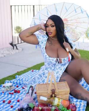 Roxie Heart - Your Curvaceous Vintage Vixen in Denver CO