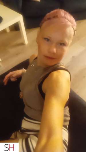 Come pet my kitty...love, Cat in London