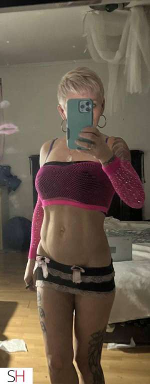 MOVED TO SUNSHINE COAST BUT IN BURNABY TONIGHT TILL SAT. Am in Burnaby/New Westminster