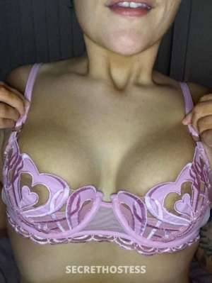 Curvy brunette Aussie ready to enjoy our time together xxx,  in Brisbane
