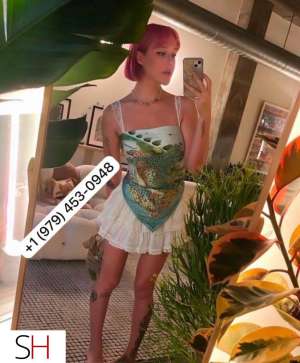 26 year old Asian Escort in Peace River Are you stressed and need Some hot reliever? Im a horny