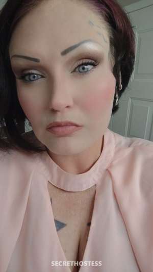 39 year old Escort in Tucson AZ need a bit of R&amp;R to get through your day! Hump day 