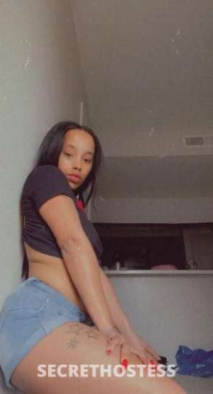Sweet and Petite Playmate 4'10 back in town for short time in Alexandria LA