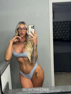 Nayelie in Paris