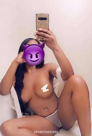 24 year old Escort in Kelowna fuck every holeParty girl WET EBONY
