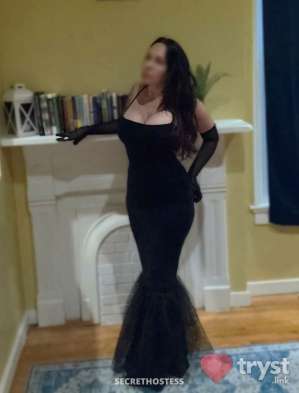 Upscale downtown Lilly White - Opulence for discerning gent in Richmond VA