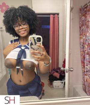 25 year old Escort in Yorkton Squirtting princess sexy petite playmate and horny slut