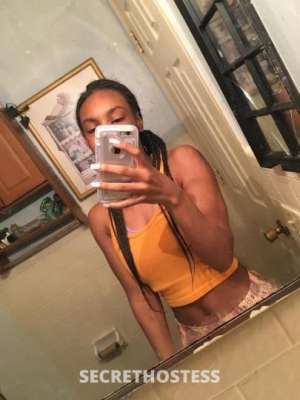 23 year old Escort in Fayetteville AR New here looking to make some friends here for a fun time 