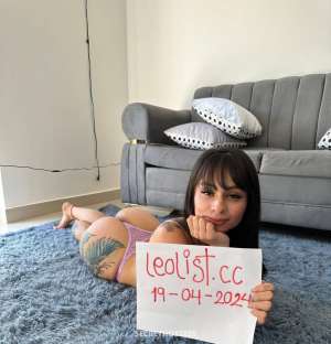 Girl willing to give you a rich relaxation and make the fant in Chatham