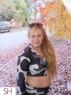 31 year old Caucasian Escort in Kelowna Blonde blues eyes looking to please