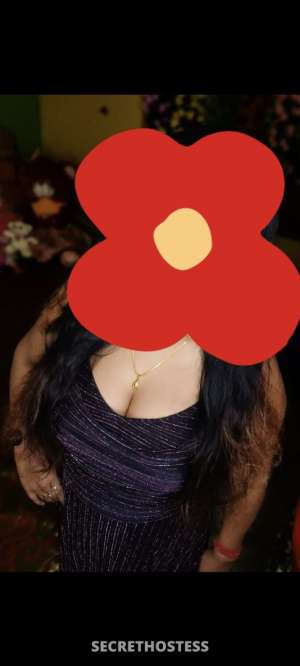 22 year old Indian Escort in Kolkata cam and meet avl .., escort
